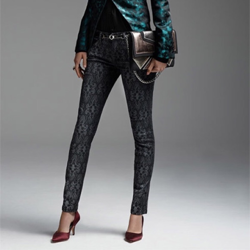 Amazing Current/Elliot ankle pants.